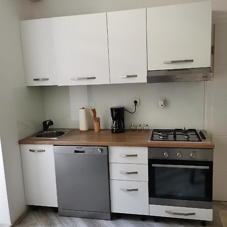 Studio Apartman Kristina Appartamento Pola Esterno foto