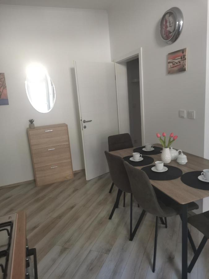 Studio Apartman Kristina Appartamento Pola Esterno foto